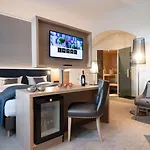 Hotell Romantik Sayn 4*