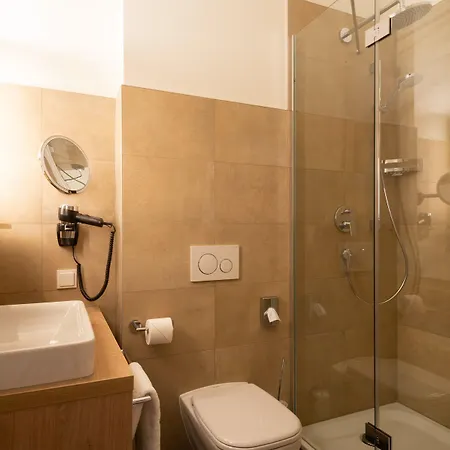 Ξενοδοχείο Romantik Sayn 4*