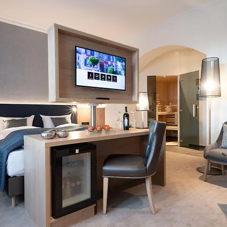 Hotel Romantik Sayn 4*